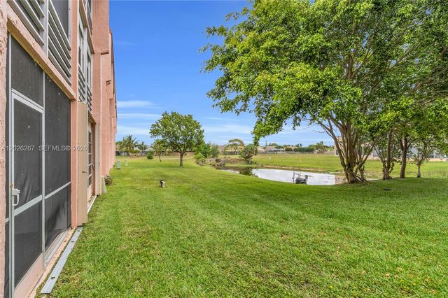 9601 Sunrise Lakes Boulevard 106, Sunrise, FL 33322