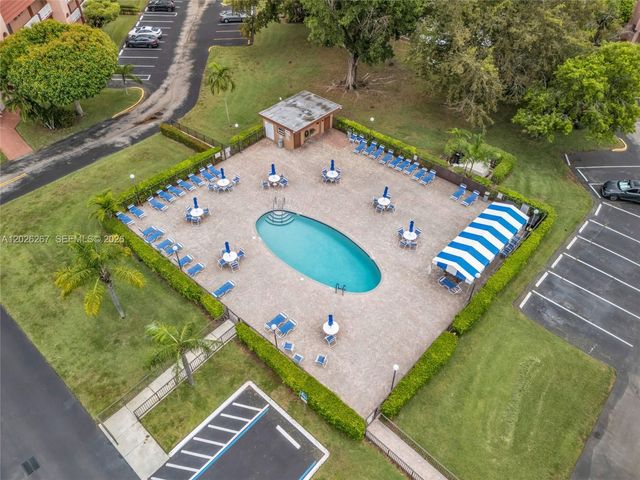 9601 Sunrise Lakes Boulevard 106, Sunrise, FL 33322