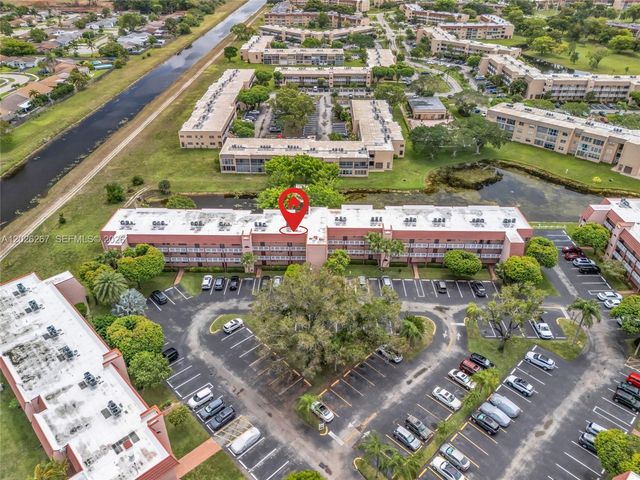 9601 Sunrise Lakes Boulevard 106, Sunrise, FL 33322