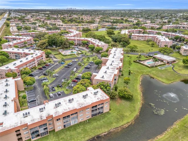 9601 Sunrise Lakes Boulevard 106, Sunrise, FL 33322