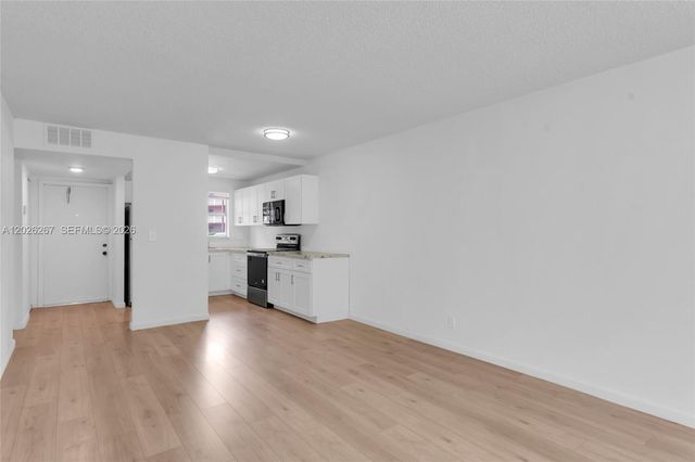 9601 Sunrise Lakes Boulevard 106, Sunrise, FL 33322