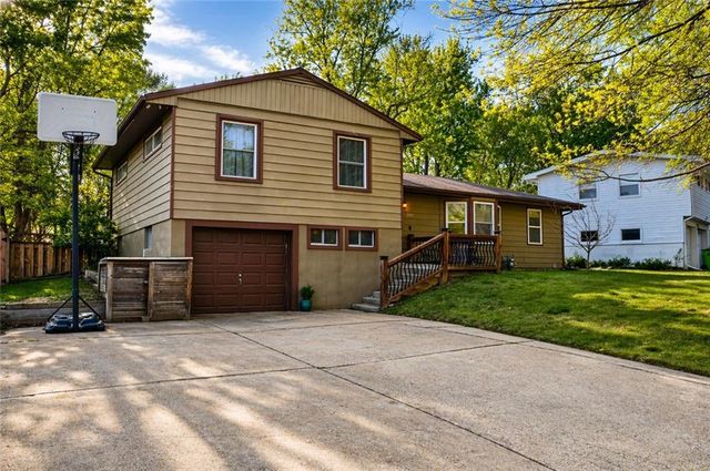 610 Lacy Lane, Belton, MO 64012