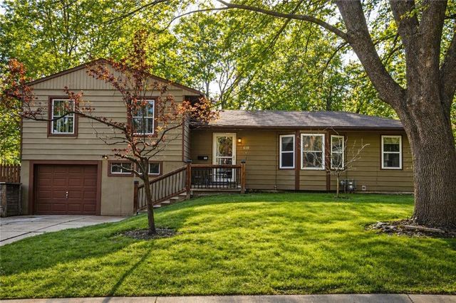 610 Lacy Lane, Belton, MO 64012