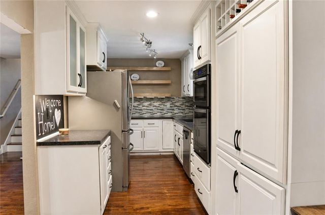 610 Lacy Lane, Belton, MO 64012