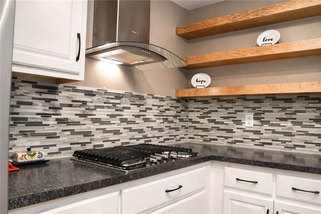610 Lacy Lane, Belton, MO 64012
