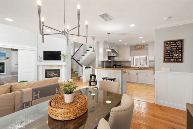 705 Goldenrod Avenue, Corona Del Mar, CA 92625