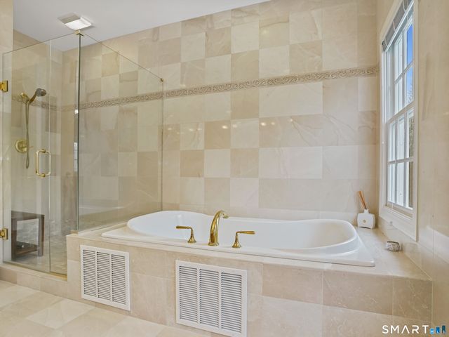 12 Fox Run Drive, Easton, CT 06612