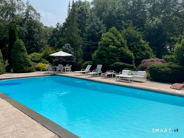 12 Fox Run Drive, Easton, CT 06612