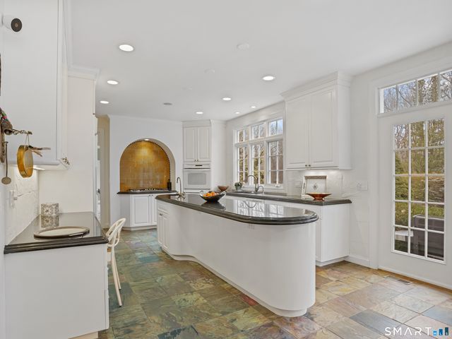 12 Fox Run Drive, Easton, CT 06612