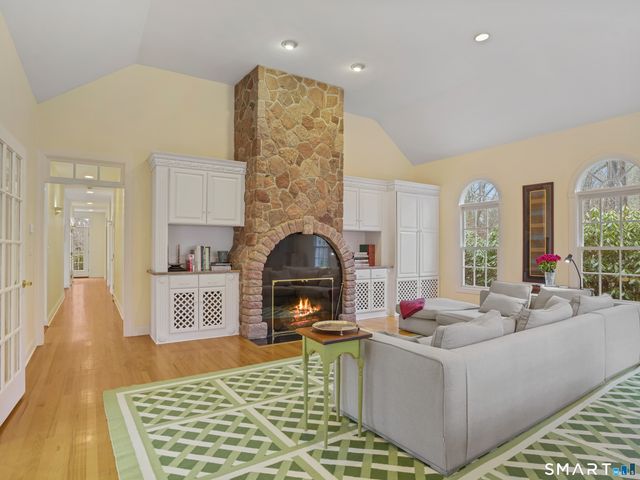 12 Fox Run Drive, Easton, CT 06612