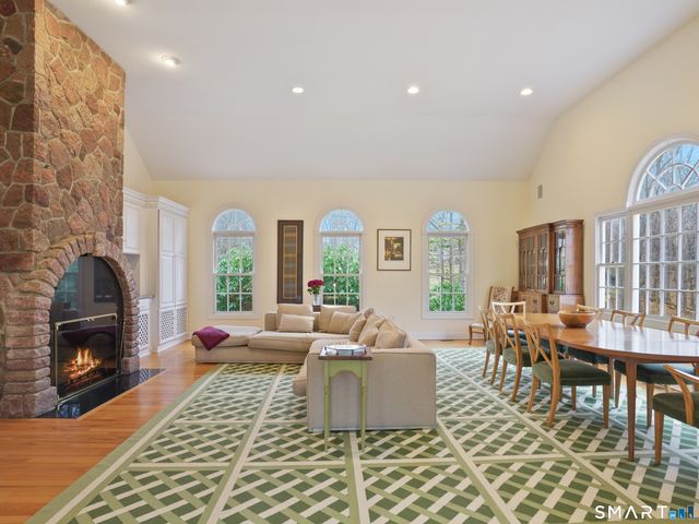 12 Fox Run Drive, Easton, CT 06612