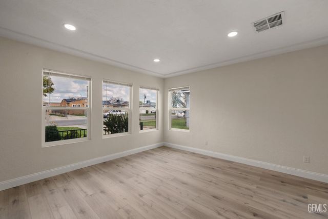 1207 El Tejon Avenue, Bakersfield, CA 93308