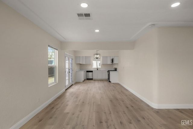 1207 El Tejon Avenue, Bakersfield, CA 93308