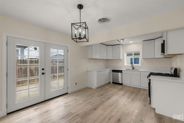 1207 El Tejon Avenue, Bakersfield, CA 93308