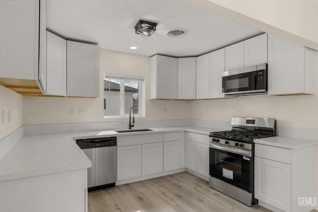 1207 El Tejon Avenue, Bakersfield, CA 93308