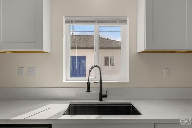 1207 El Tejon Avenue, Bakersfield, CA 93308