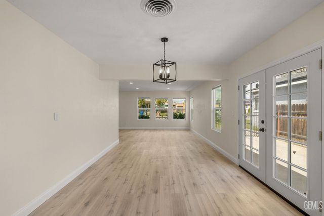 1207 El Tejon Avenue, Bakersfield, CA 93308