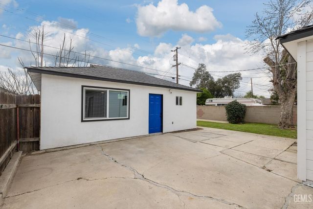 1207 El Tejon Avenue, Bakersfield, CA 93308