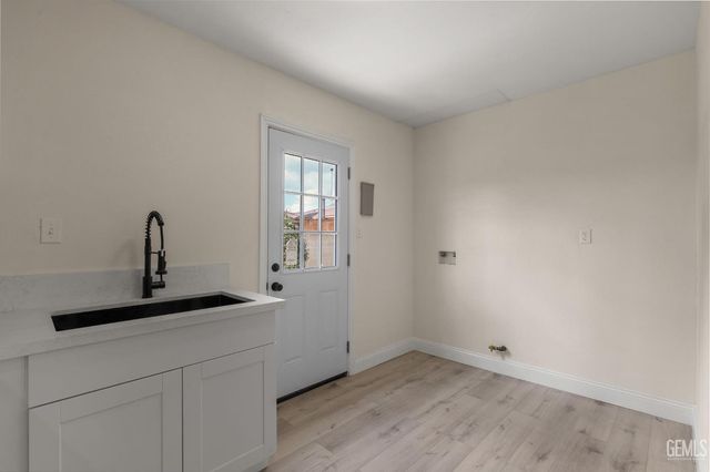 1207 El Tejon Avenue, Bakersfield, CA 93308