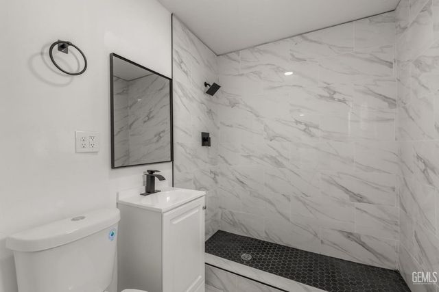 1207 El Tejon Avenue, Bakersfield, CA 93308