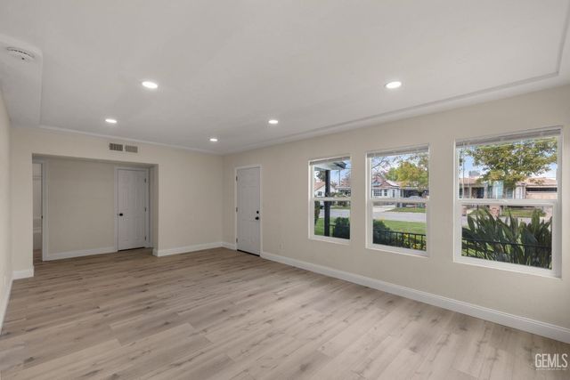 1207 El Tejon Avenue, Bakersfield, CA 93308