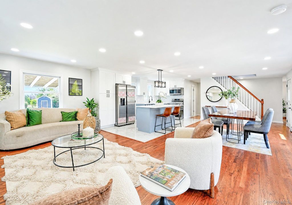 61 Cheshire Road, Bethpage, NY 11714 — photo 5