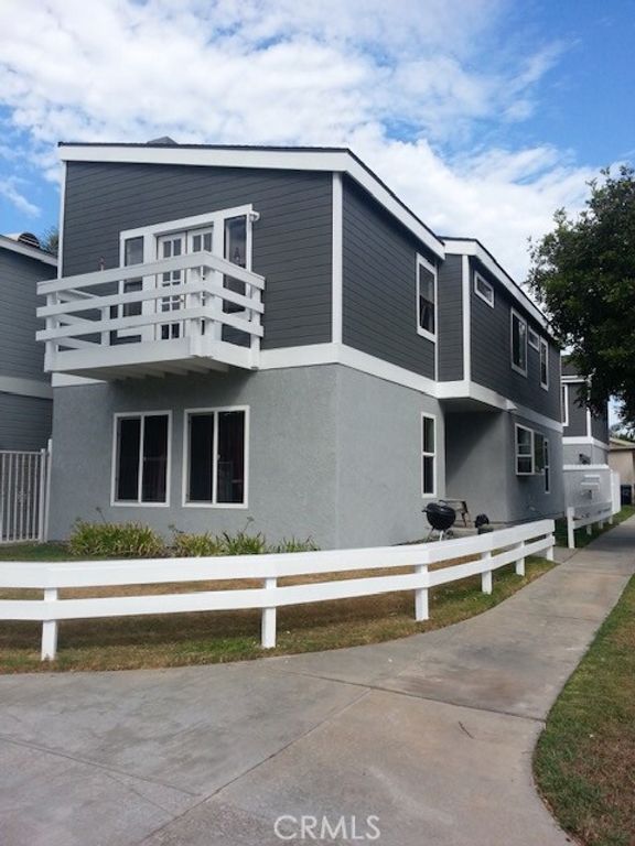 502 12th, Huntington Beach, CA 92648