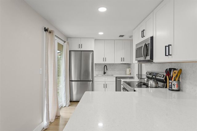 857 GLASGOW AVENUE, Deltona, FL 32738