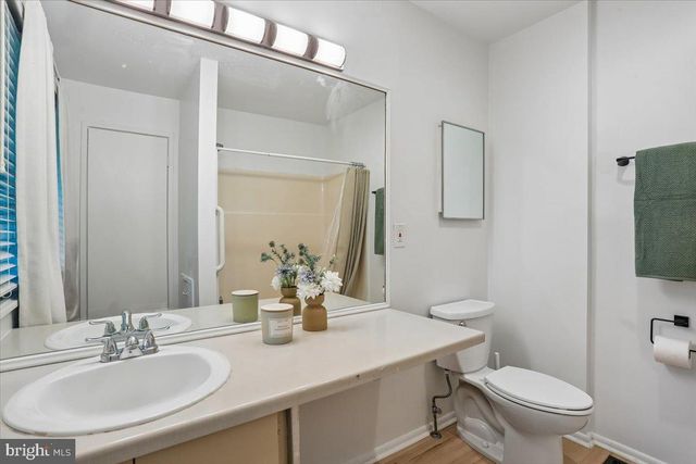 300 NEW MARK ESPLANADE, Rockville, MD 20850