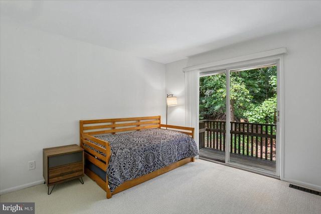 300 NEW MARK ESPLANADE, Rockville, MD 20850