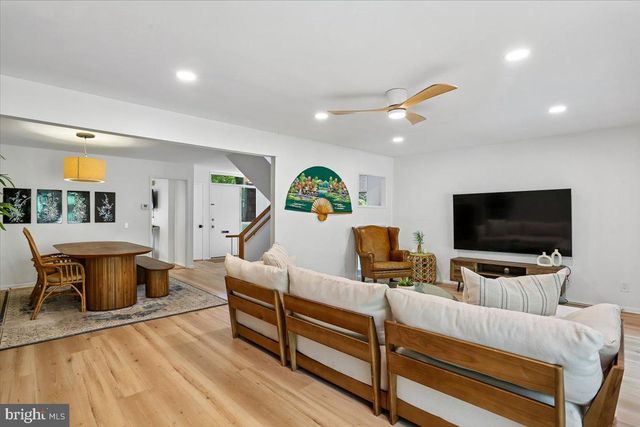 300 NEW MARK ESPLANADE, Rockville, MD 20850