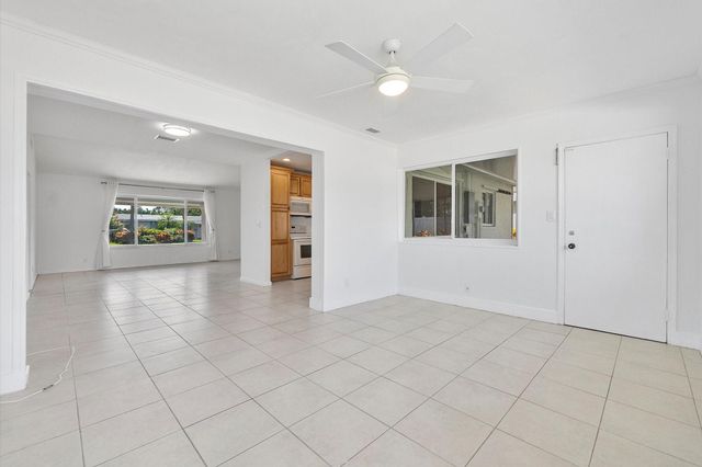 1353 SE 7th Ct, Deerfield Beach, FL 33441