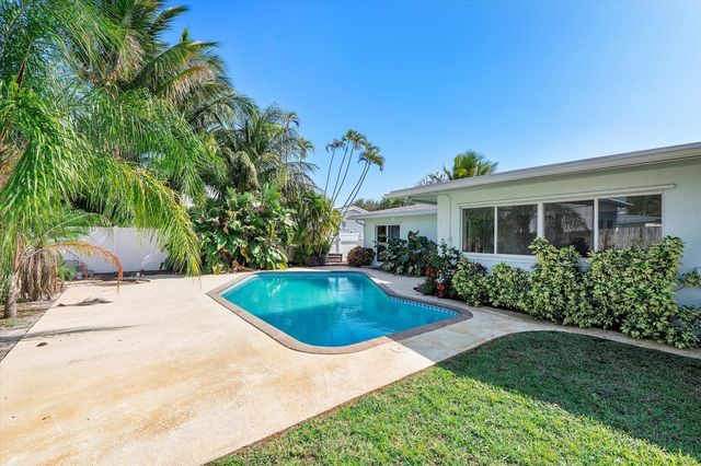 1353 SE 7th Ct, Deerfield Beach, FL 33441