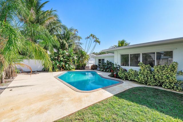 1353 SE 7th Ct, Deerfield Beach, FL 33441