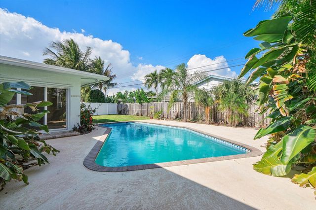 1353 SE 7th Ct, Deerfield Beach, FL 33441