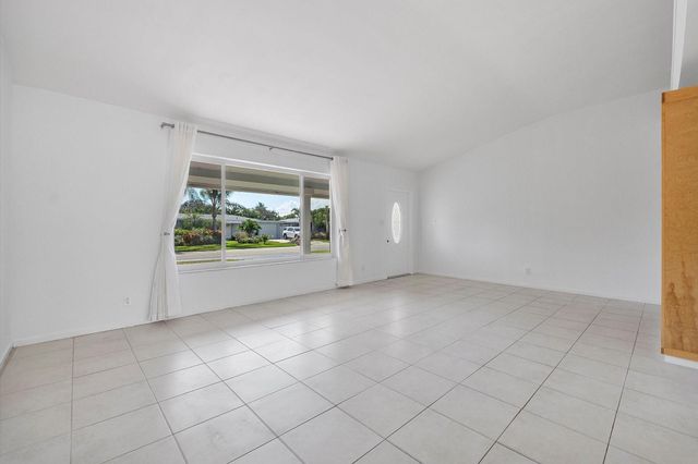 1353 SE 7th Ct, Deerfield Beach, FL 33441