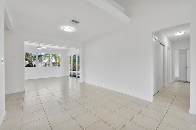 1353 SE 7th Ct, Deerfield Beach, FL 33441