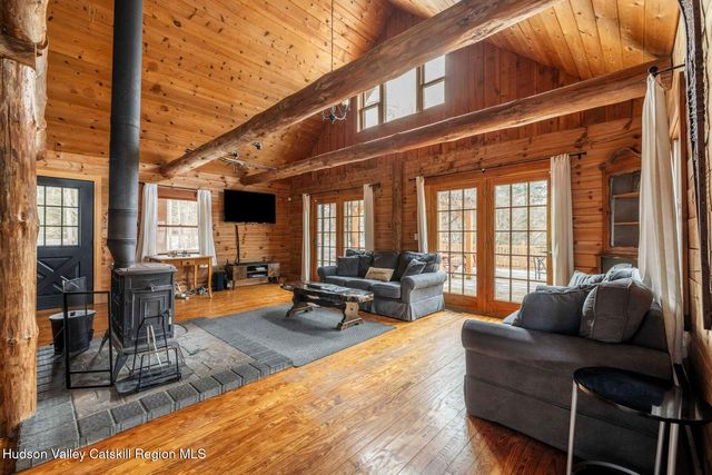 39 Brook Hollow Lane, Windham, NY 12496