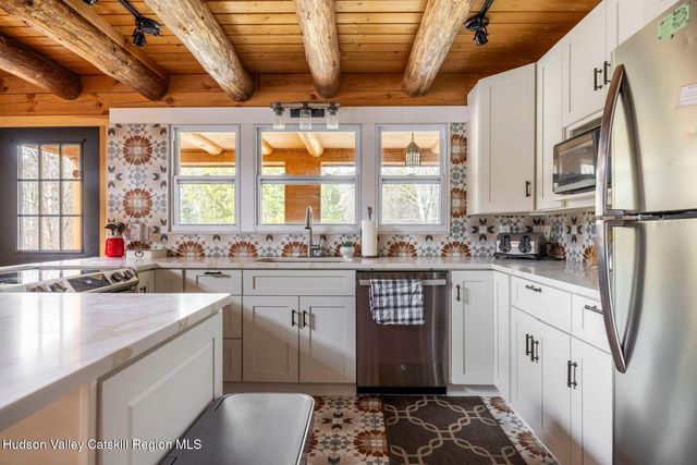 39 Brook Hollow Lane, Windham, NY 12496