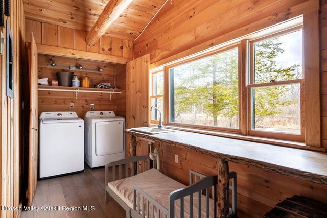 39 Brook Hollow Lane, Windham, NY 12496