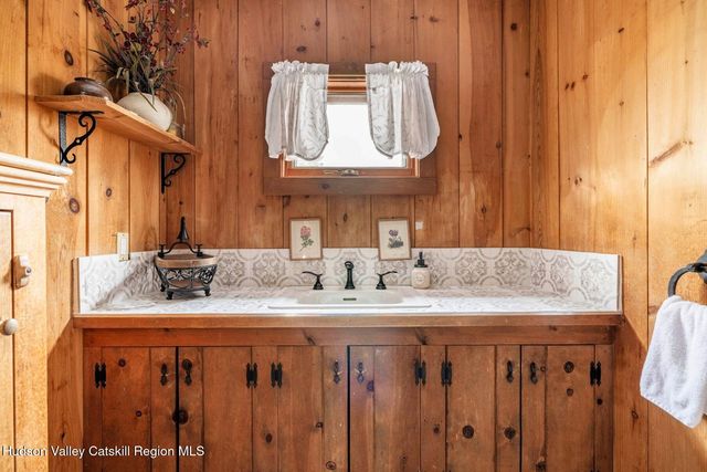 39 Brook Hollow Lane, Windham, NY 12496