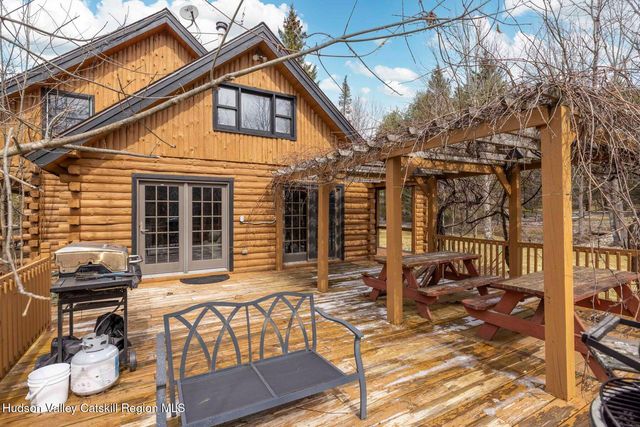 39 Brook Hollow Lane, Windham, NY 12496