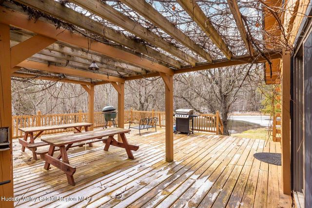 39 Brook Hollow Lane, Windham, NY 12496