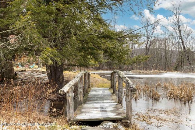 39 Brook Hollow Lane, Windham, NY 12496