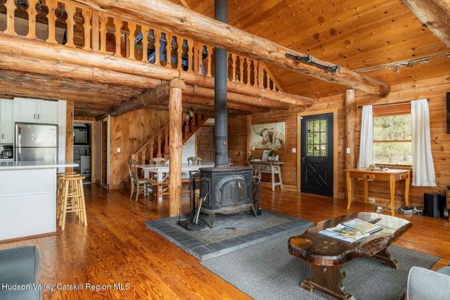 39 Brook Hollow Lane, Windham, NY 12496