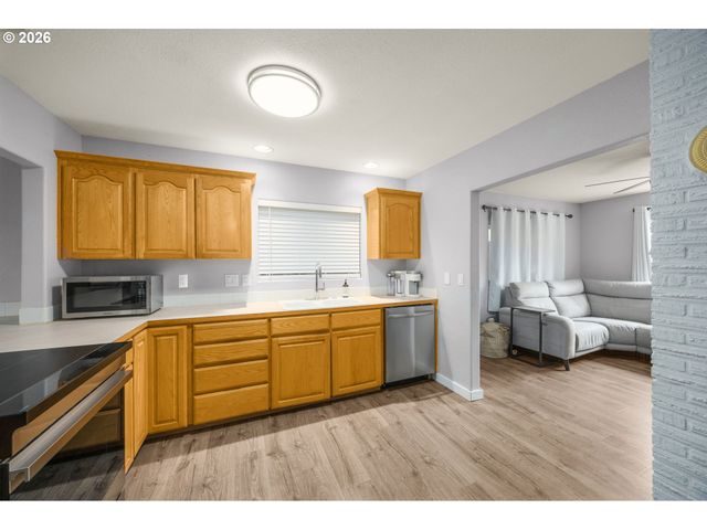 25515 Sw RAINBOW Ln, Hillsboro, OR 97123