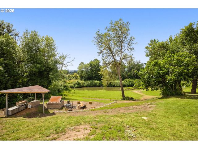 25515 Sw RAINBOW Ln, Hillsboro, OR 97123