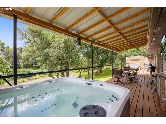 25515 Sw RAINBOW Ln, Hillsboro, OR 97123