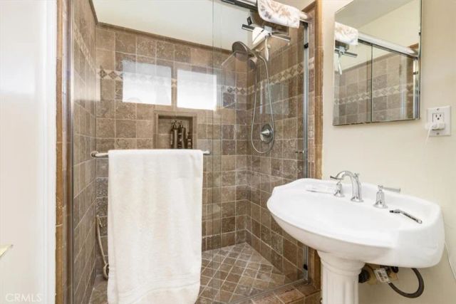 702 S Arapaho, Santa Ana, CA 92704