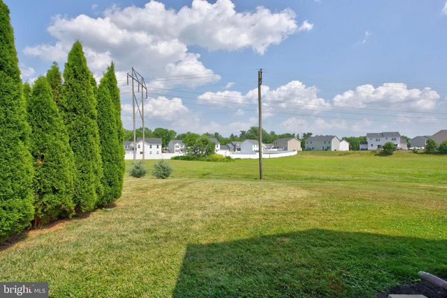 2626 BROWNSTONE DR, Dover, PA 17315